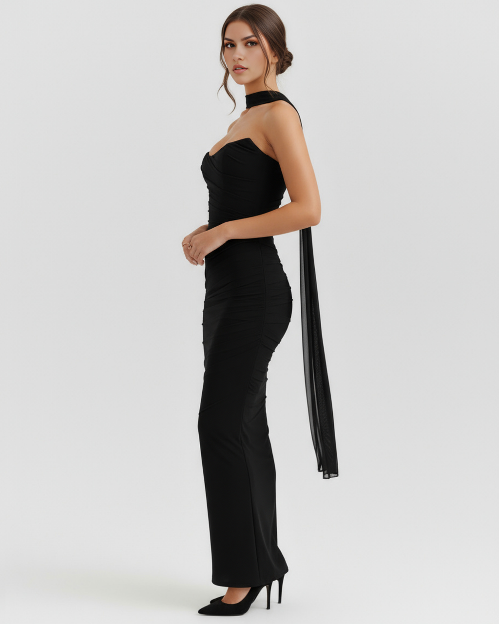 Robe longue ajustée avec ras-de-cou