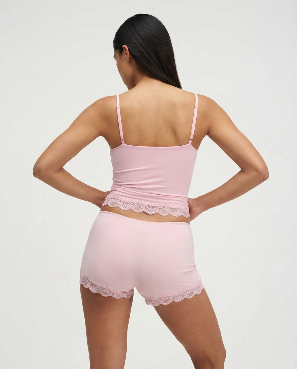 Conjunto lencero suave con encaje