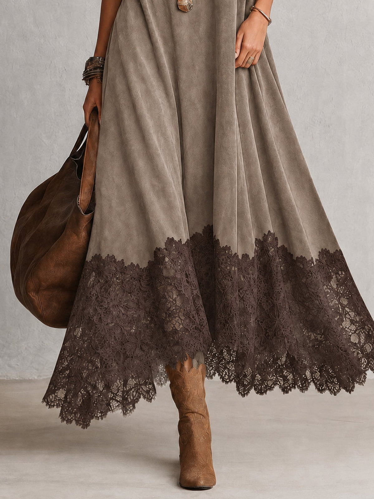 Vestido largo vintage marrón de efecto ante con mangas largas y bajo de encaje
