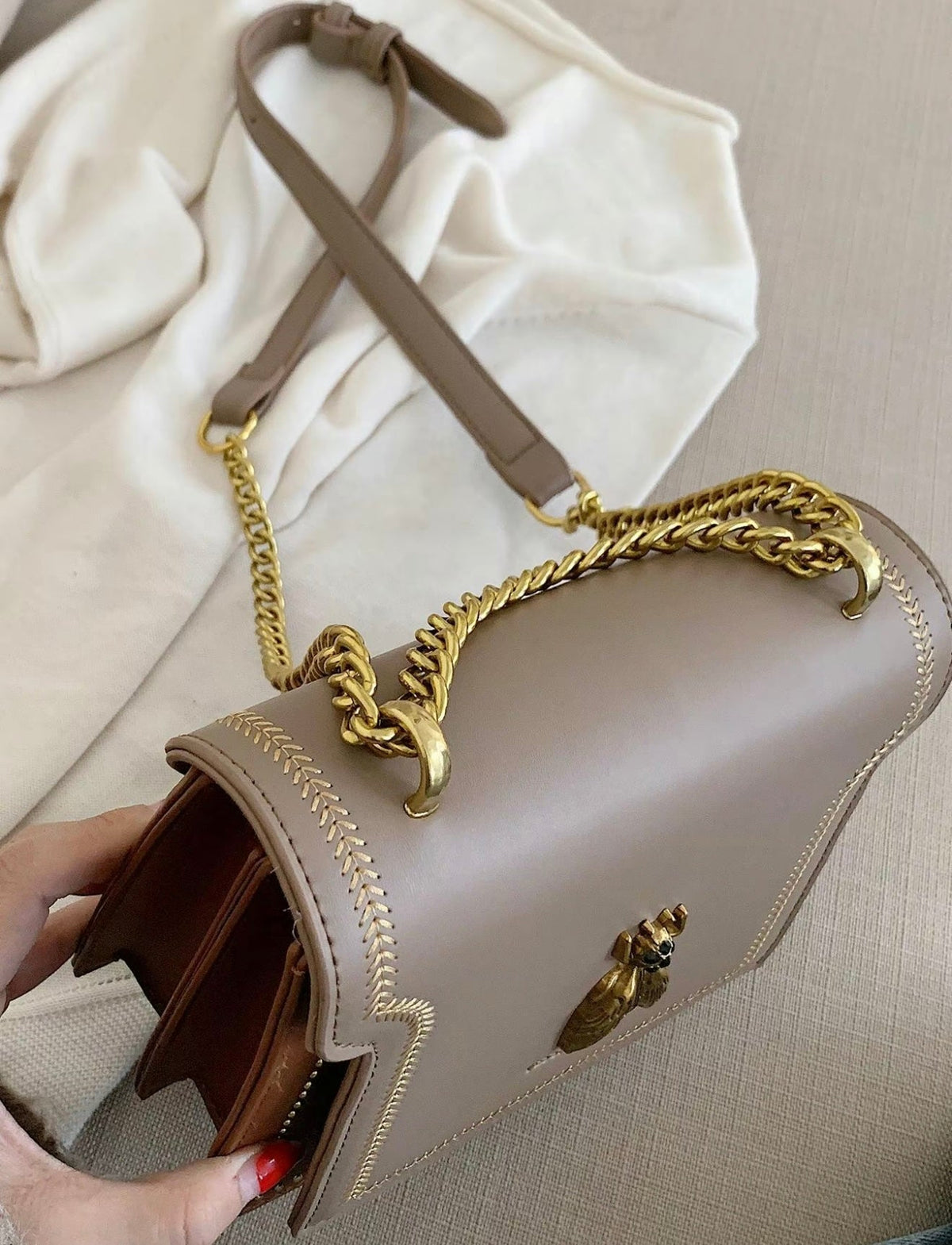 SAC KATÉLORIA CHAIN