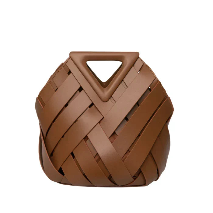 Sac tressé au design structuré