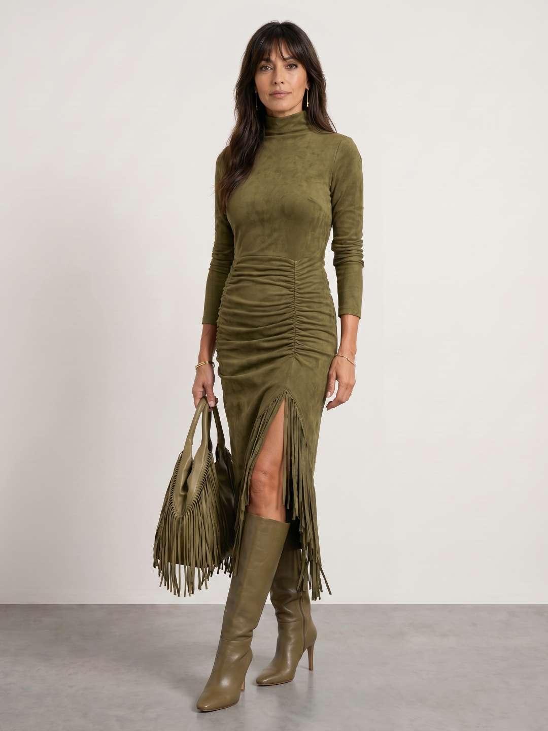 Robe à col montant drapé avec franges