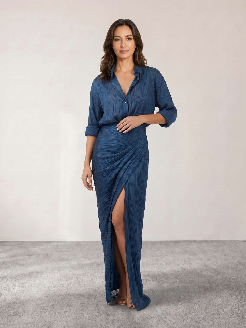 Robe-chemise plissée avec fente