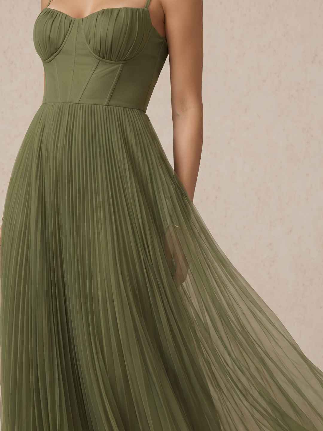 Robe midi plissée à bretelles