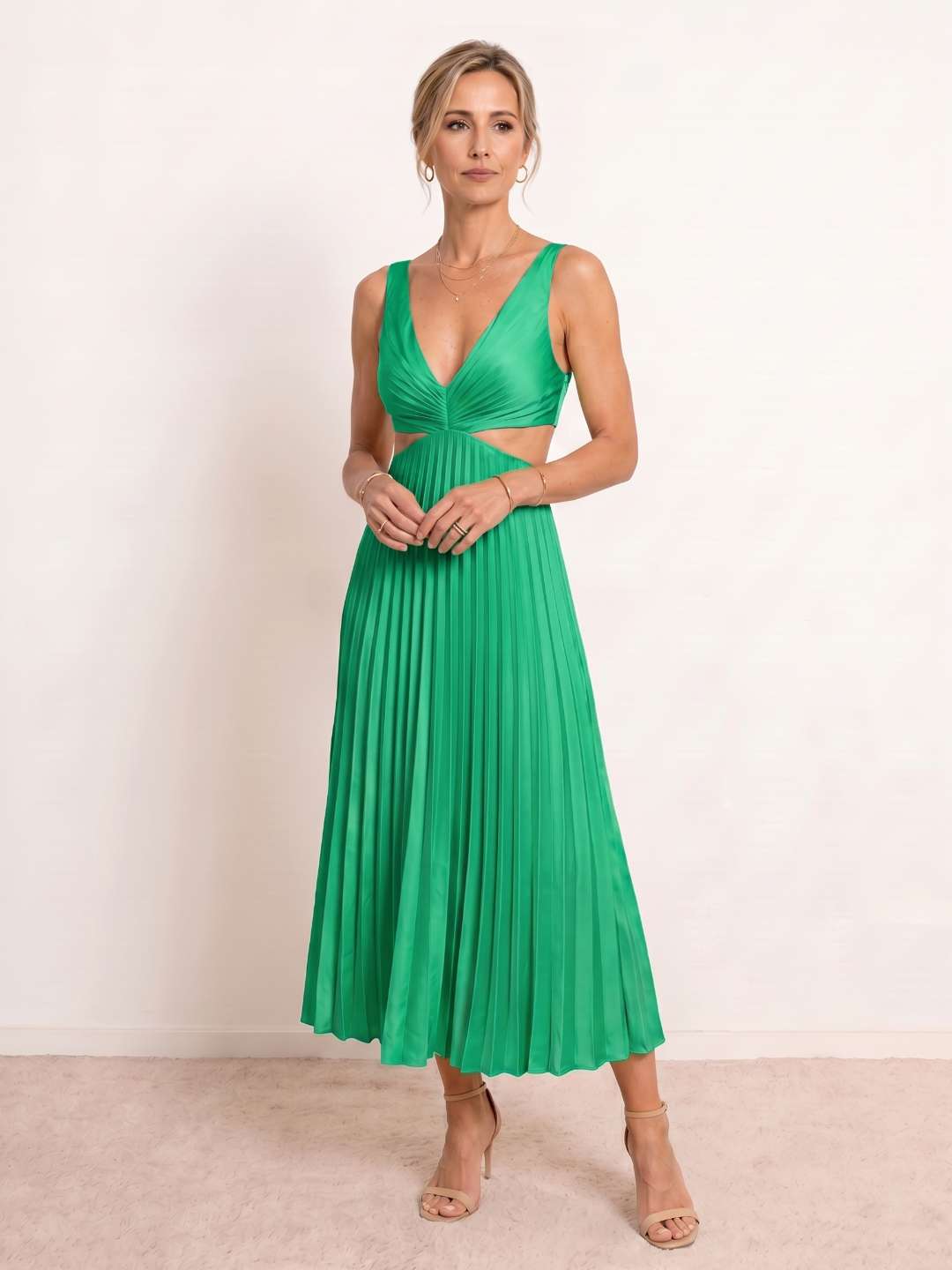 Robe midi plissée à décolleté en V