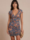 Vestido mini con detalle fruncido