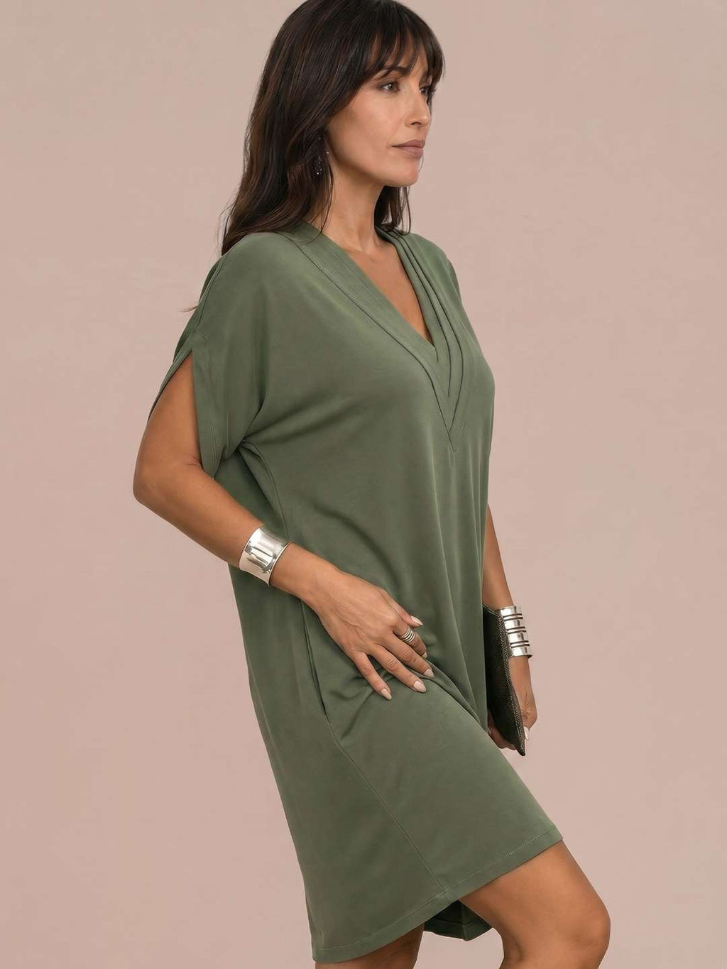 Robe courte fluide à décolleté en V