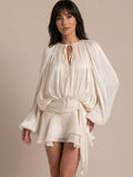 Robe courte fluide à manches amples