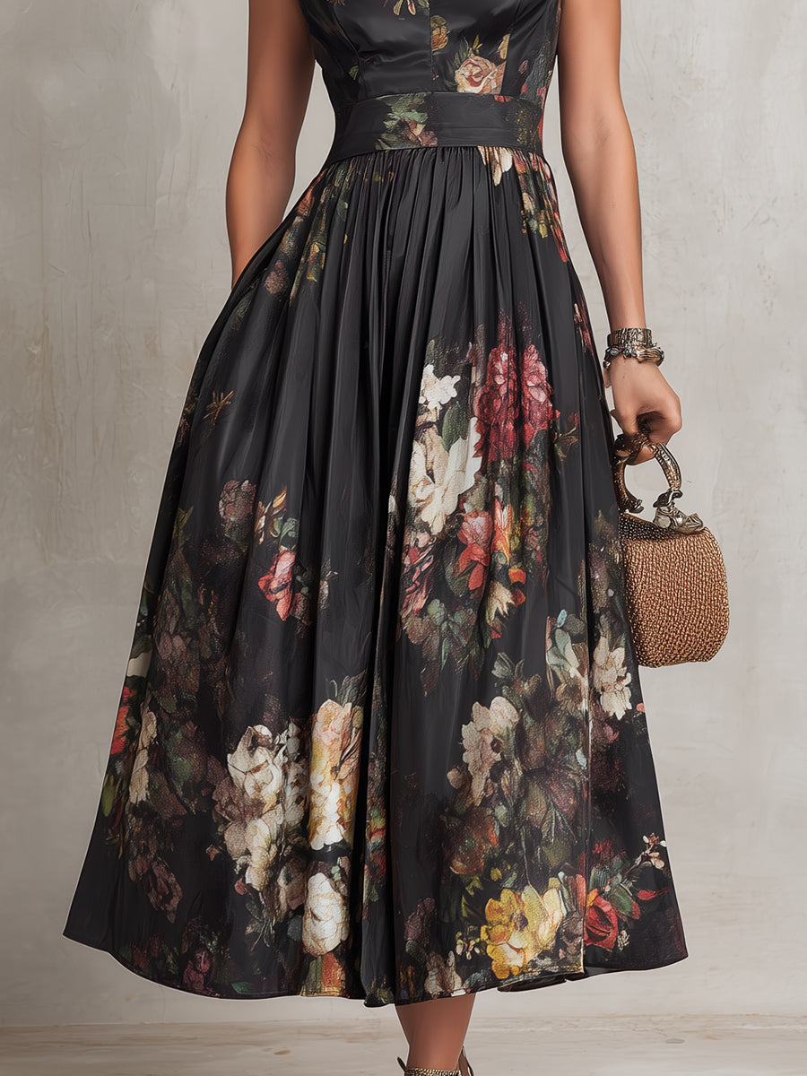 Robe midi noire en satin plissé avec décolleté goutte