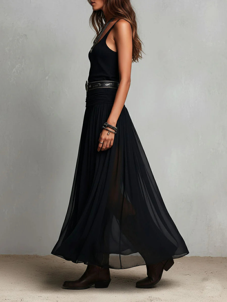Ensemble noir composé d’un haut et d’une jupe maxi en tulle