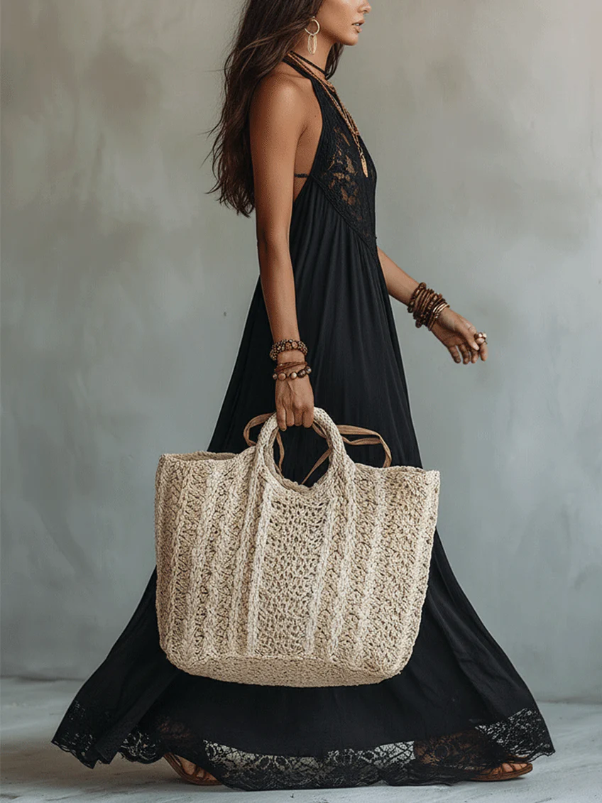 Robe maxi noire sans manches en dentelle bohème