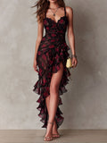 Robe chic noire et rouge à fleurs et volants