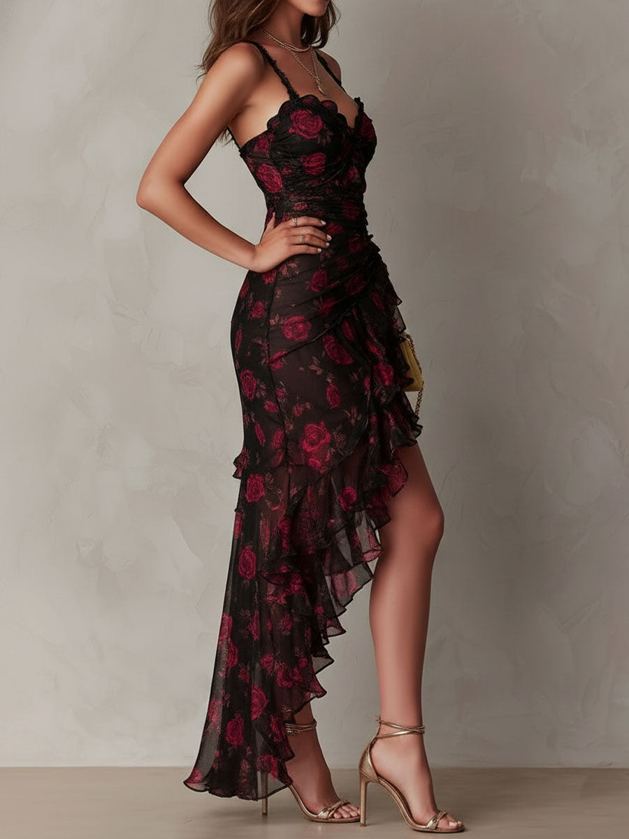 Robe chic noire et rouge à fleurs et volants