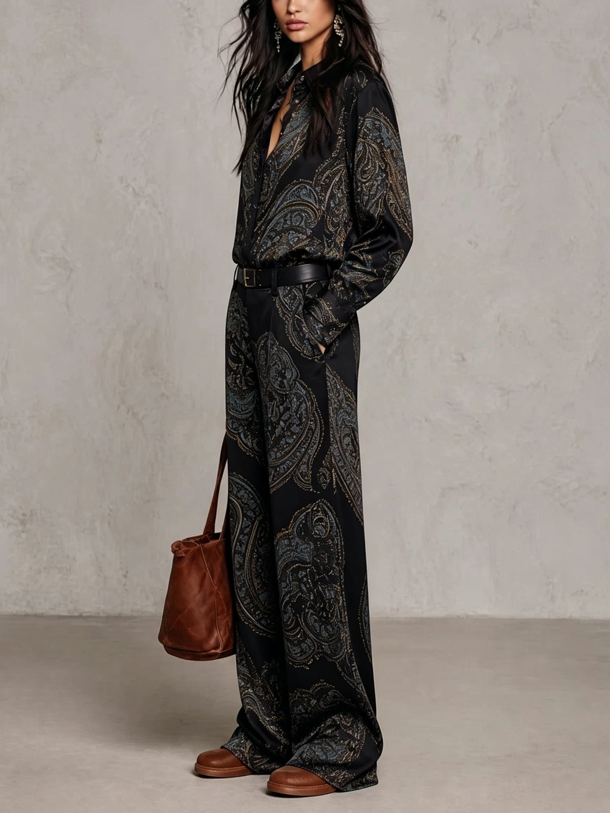 Ensemble chemise satinée imprimée paisley à manches longues et pantalon large (avec ceinture)