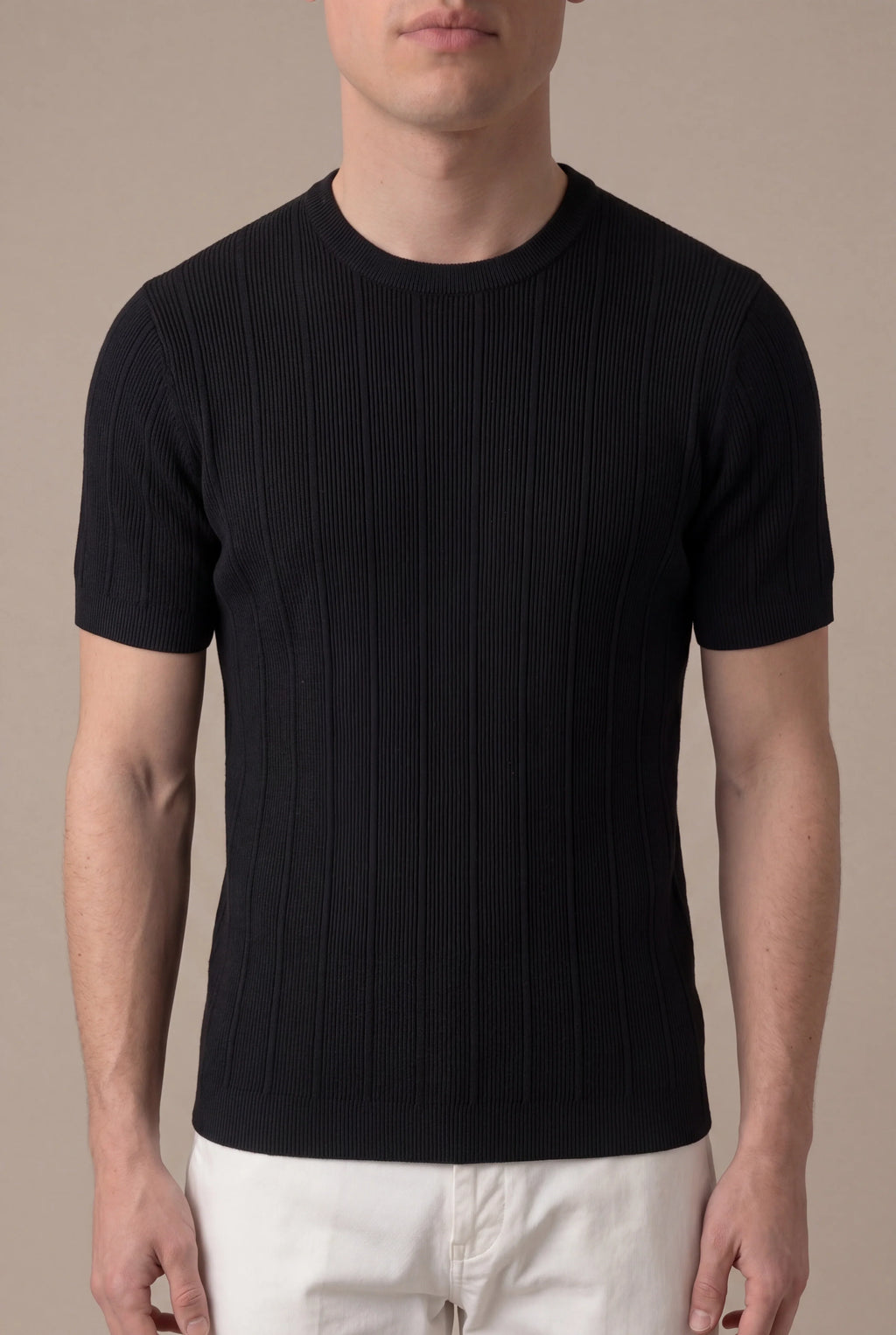 Camiseta Negra Elegante