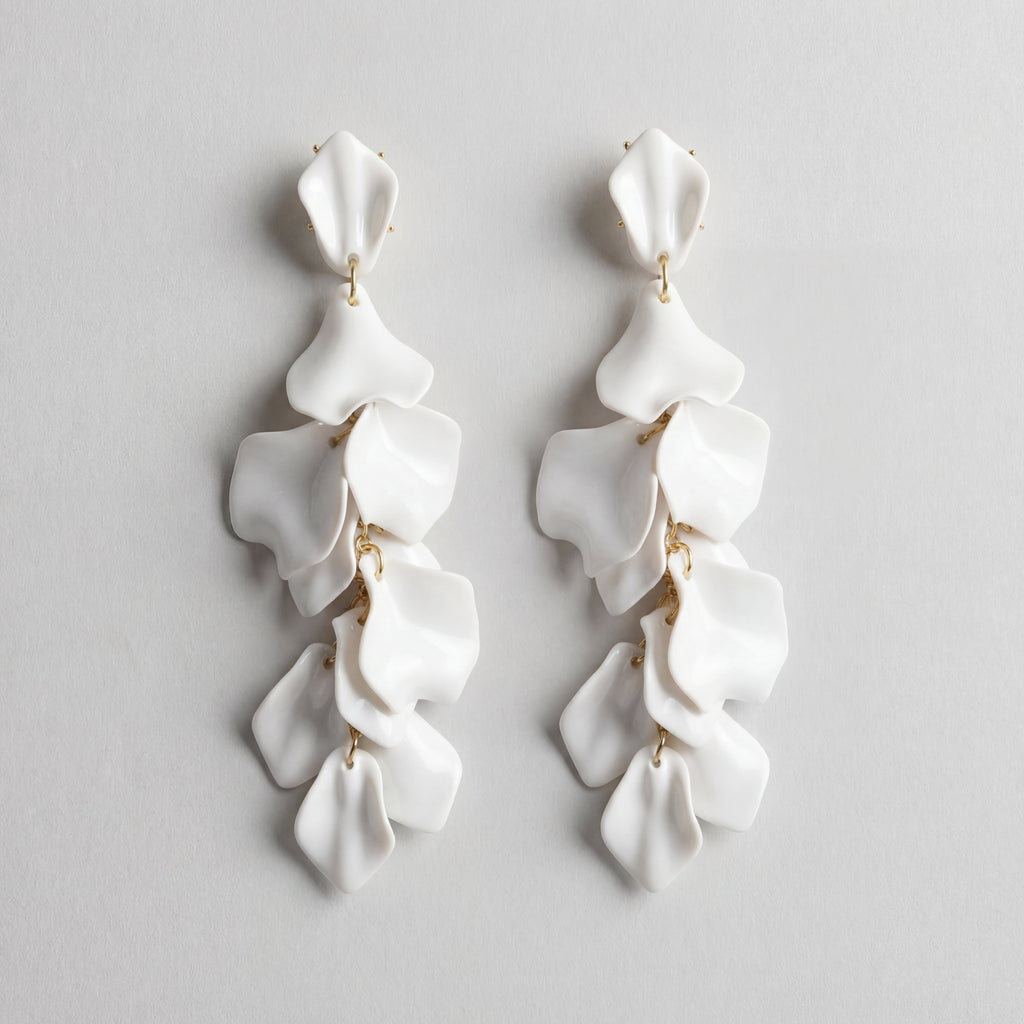 Boucles d’oreilles goutte avec pétales d’orchidée